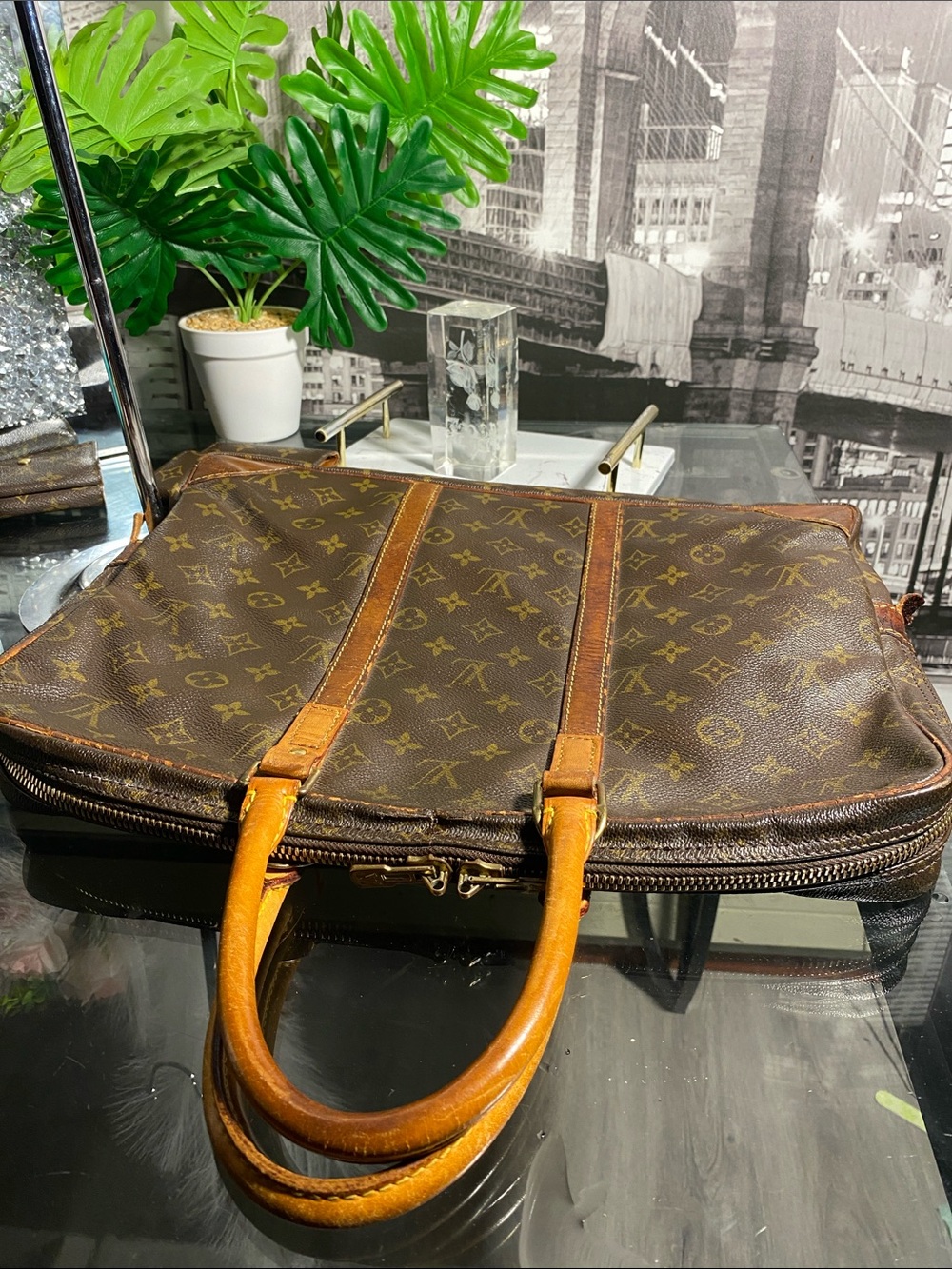 Authentic Vintage Louis Vuitton Brown Monogram Canvas Weekender/Document Bag - Picture 8 of 16